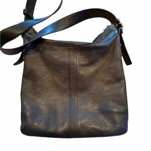 Coach Classic Black Leather Shoulder Bag vintage
Gallery Bag